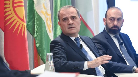 Ceyhun Bayramov “Tramp marşrutu”ndan danışdı
