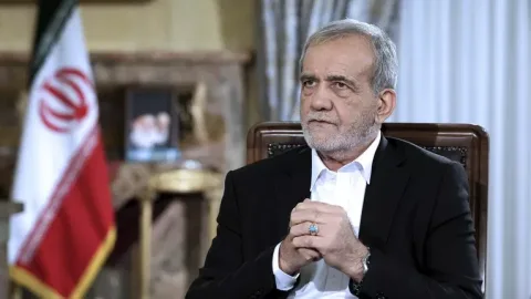 Pezeşkian: Xamenei ilə daim əlaqədəyəm - 7 saat əvvəl danışmışıq
