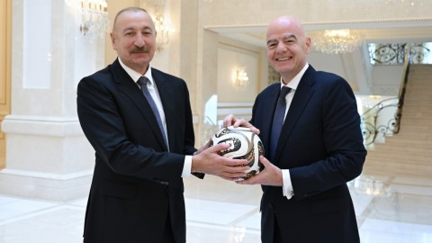 İlham Əliyev FIFA prezidentini qəbul edib