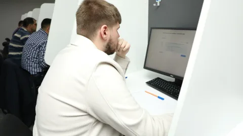 Xaricdə ali təhsil almış 30 nəfər peşə tanınması imtahanından keçdi