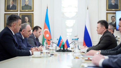 Kamran Əliyev Rusiya Ali Məhkəməsinin sədrini təltif etdi