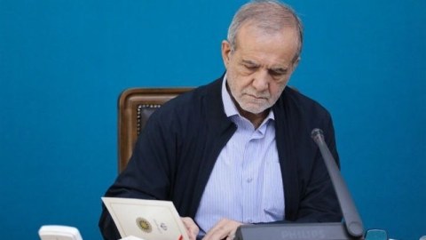 Pezeşkian Hörmüz boğazının xüsusi əhəmiyyətini açıqladı