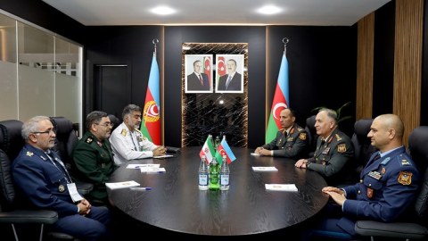 Azərbaycanla İran arasında hərbi əlaqələr müzakirə edildi