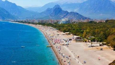 Deputat Antalyaya gedir