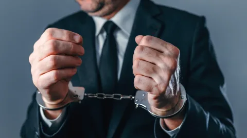 Bakıda vətəndaşın evini söküb pul verməyən şirkət rəhbəri həbs edildi