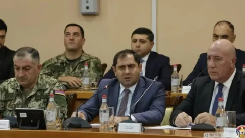 Ermənistan Müdafiə Nazirliyində təcili müşavirə - nazir tapşırıq verdi