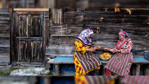 Eyni mərtəbədə yaşayırlar, bir-birlərini tanımırlar - Qonşuluq niyə itir?
