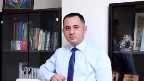 Siyasətdən gedənlər: Vüqar Bəyturan necə Vüqar Oruc oldu?
