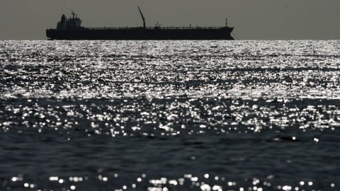 Fransızlar Hind okeanında neft tankerini ələ keçirdi