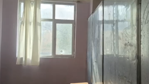 Məktəbə daş atdılar, şagirdlər xəsarət aldı - VİDEO