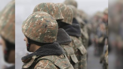 Ermənistanda hərbçi başından güllə yarası aldı