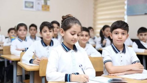 Məktəbli forması 3 ildən bir dəyişdirilə bilər