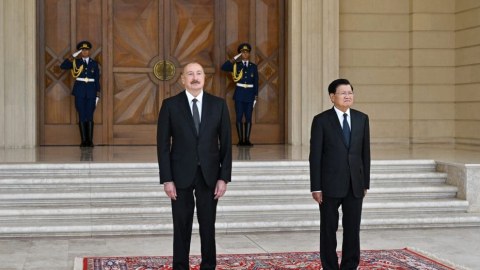 Prezident Laos Prezidentinin səfərindən görüntülər paylaşıb - VİDEO