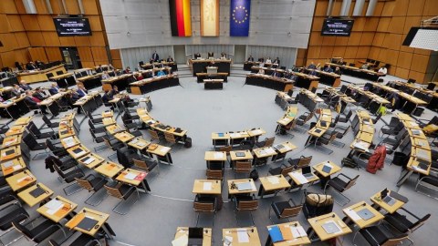 Deputat köməkçiləri sərxoş vəziyyətdə dalaşdılar