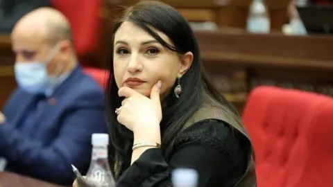 Deputat mandatından imtina edəcək