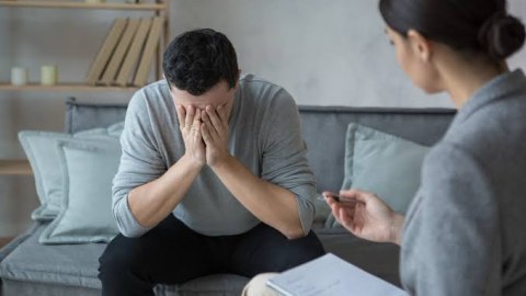 Hər şeydən şikayət etmək vərdişi haradan yaranır?