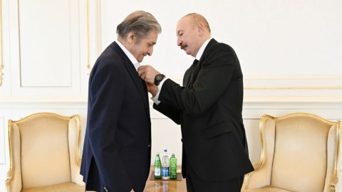 Prezident Fərhad Xəlilova “İstiqlal” ordenini təqdim etdi - FOTO