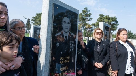 Nazirlik şəhidi yad etdi - FOTOLAR