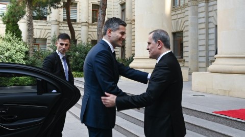 Ceyhun Bayramov niderlandlı həmkarı ilə görüşür