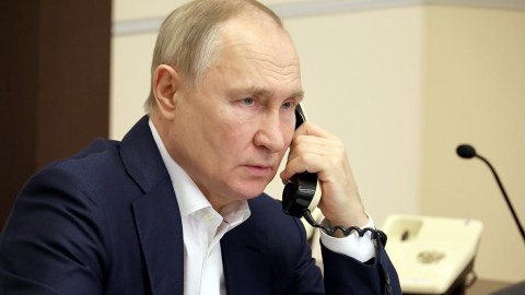 Finlandiya və Norveç liderləri Putinə zəng edib