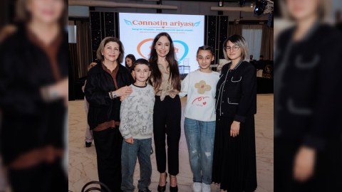 Prezidentin qızları konsertdə iştirak ediblər - FOTO