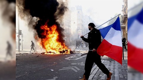 Parisdə komendant saatı tətbiq ediləcək
