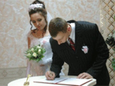 Azərbaycanda evlənənlər nikah müqaviləsi bağlamırlar