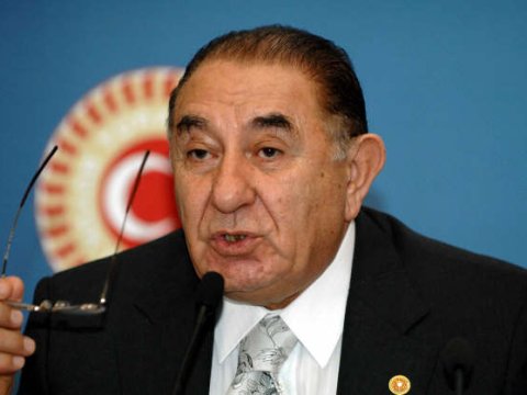 CHP-çi  millət vəkili Esfender Korkmaz: “Kimsə sərhədləri açmağa cəsarət edə bilməz”
