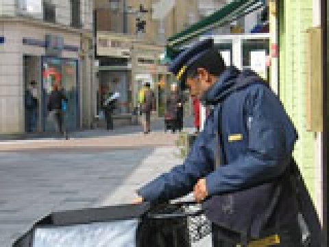 Azərbaycanda ən pəşəkar poçtalyonlar seçiləcək