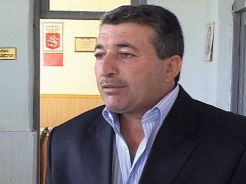 Oğlanlar məktəbə, qızlar ərə…