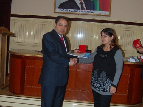 Bakı Dövlət Universiteti jurnalistləri mükafatlandırdı
