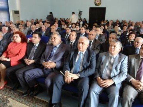 Hansı ali təhsil müəssisəsi müəllimlərə daha çox maaş verir?