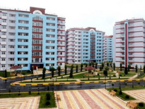 Məcburi köçkünlərin Bakıdakı yaşayış kompleksinə köçü başladı