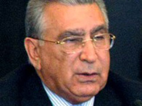 "Yazıçılar Birliyinin 1500 üzvü içərisində hörmət və sevgi qazanmış neçə yazıçı var?