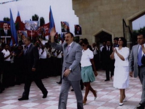 Deputat Jalə Əliyeva ilə fotosöhbət