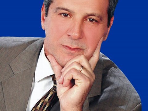 Ağalar Bayramov: “İndi qatığı öz rəngində görən şairlər çox azdır”