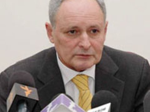 Azərbaycanda ana və uşaq ölümü azalıb