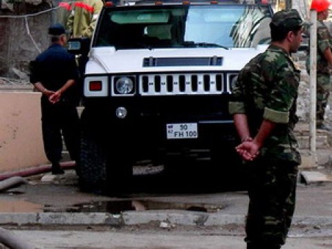 Fövqəladə Hallar Nazirliyi Bakıdakı binaları yoxlayır