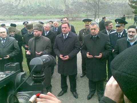 Jurnalistlər Quba məzarlığını ziyarət ediblər