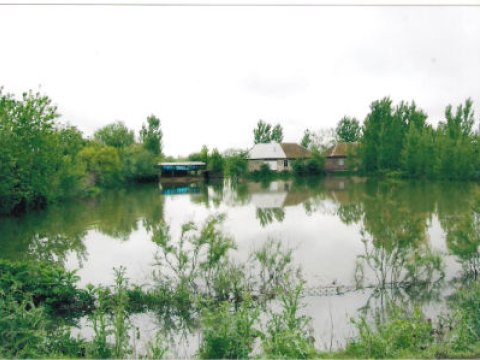 Zərdabda Kürqırağı bəndləri bərkitmək üçün texnika çatışmır (fotolar)