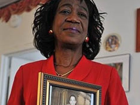 Obamanın xalası Amerikada qaçqın statusu aldı