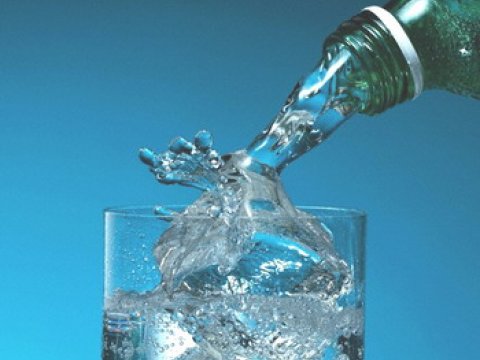 İçməli su istehsal edən müəssisələr əhalini aldadırlar