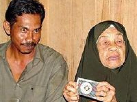 108 yaşlı nənə 38 yaşlı ərinə qovuşub 