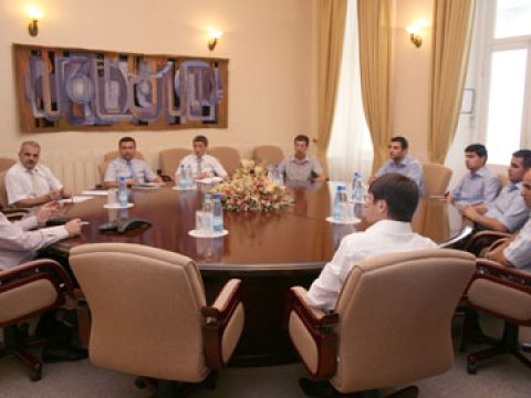 Neft Şirkəti gənc məzunları işə götürdü