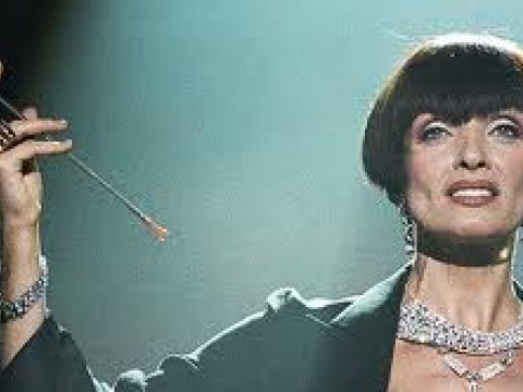 57 yaşlı estrada ulduzu Layma Vaykule hamilədir