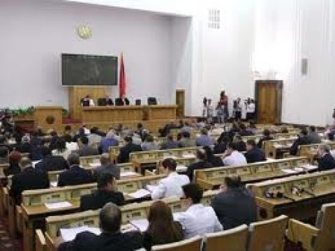 Ermənistan parlamenti "DQR"-i müzakirə etməkdən qorxdu