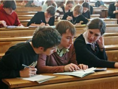 Ali məktəblərin bölgələrə köçürülməsi təklif olunur 