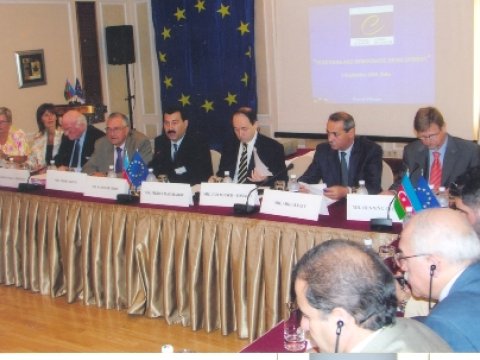 Jurnalist Arif Əliyevlə fotosöhbət