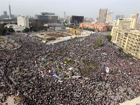 2 milyon ərəb prezident Mübarəkin əleyhinə küçələrə çıxıb