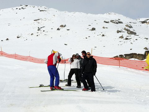 İlham Əliyev və Mehriban Əliyeva xizək sürdülər (FOTOLAR)